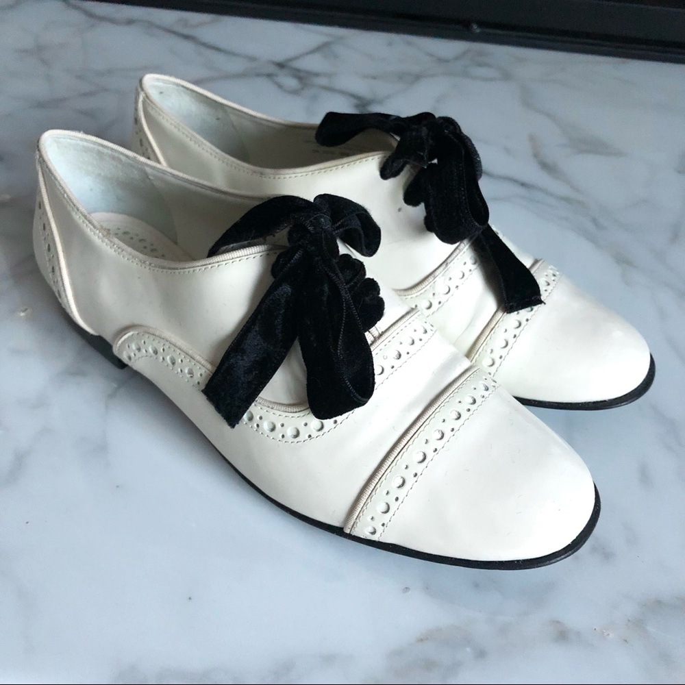 Tory Burch white Oxfords, SZ 8, never worn